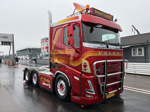 85808 Tekno Volvo FH5 Guldager - Sweet Candy 2 – Image 4