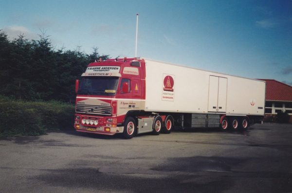 86658 Tekno Volvo FH01 XL  P. Bjarne Andersen – Image 4